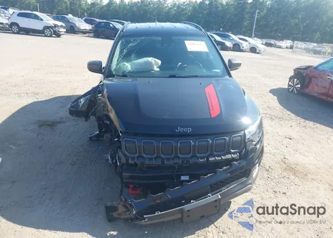 2022 Jeep Compass Trailhawk 4X4 z USA, uszkodzony, nr VIN 3C4NJDDB9NT186170